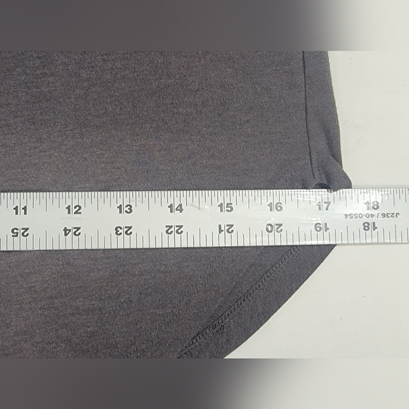 Sale Under Armour Long Sleeve Loose Fit Heatgear Round Neckline Tee size Med - Picture 4 of 7